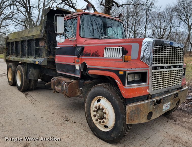 image for item JE9154 1985 Ford 9000  dump truck