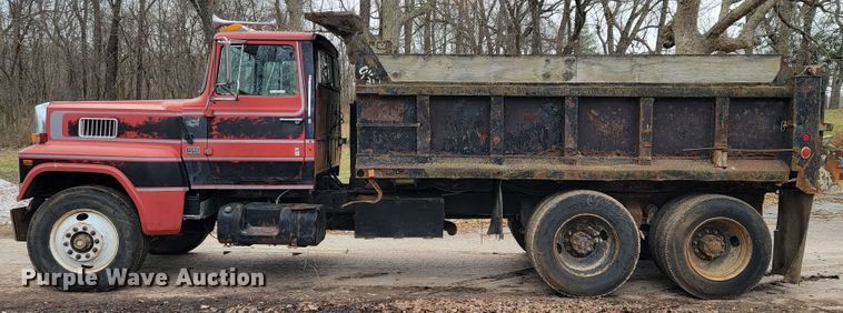 image for item JE9154 1985 Ford 9000  dump truck