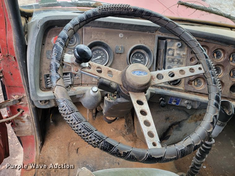 image for item JE9154 1985 Ford 9000  dump truck