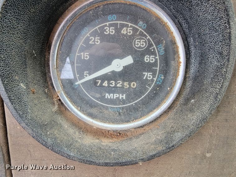 image for item JE9154 1985 Ford 9000  dump truck