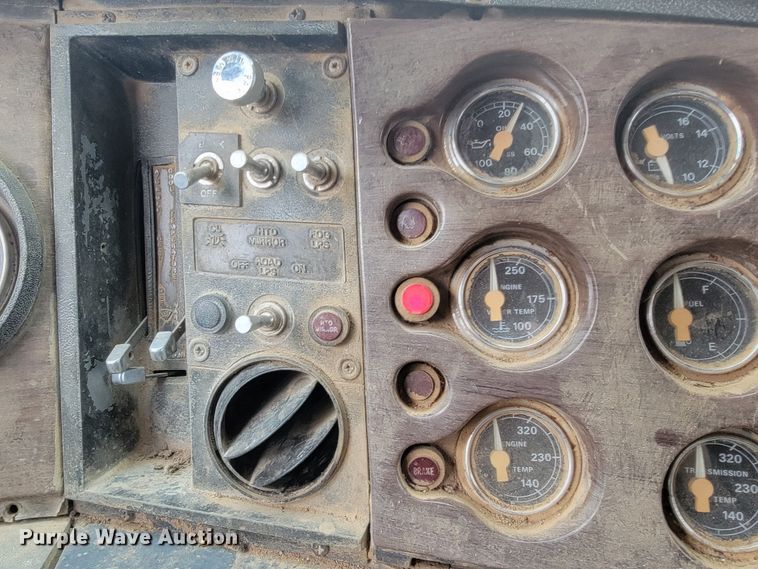 image for item JE9154 1985 Ford 9000  dump truck