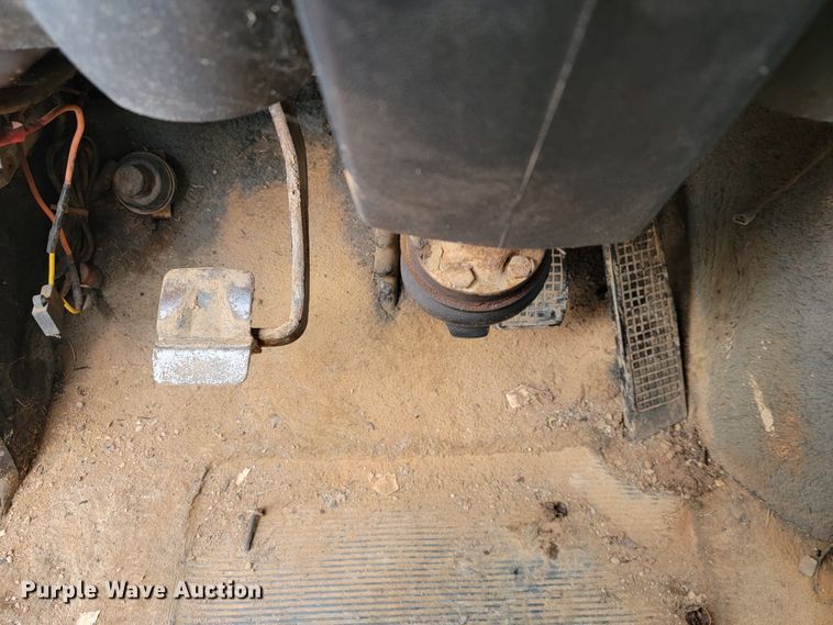 image for item JE9154 1985 Ford 9000  dump truck