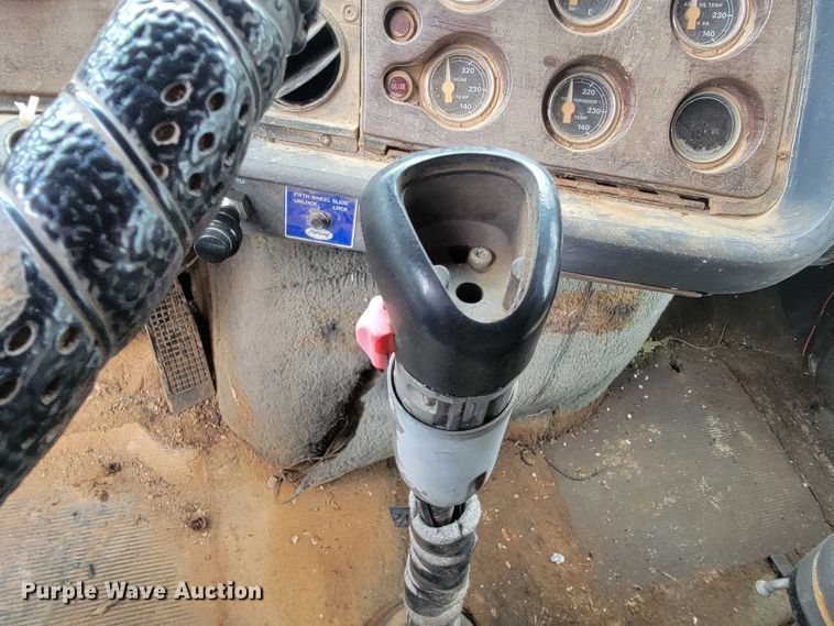 image for item JE9154 1985 Ford 9000  dump truck