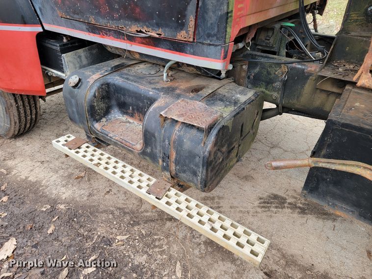 image for item JE9154 1985 Ford 9000  dump truck