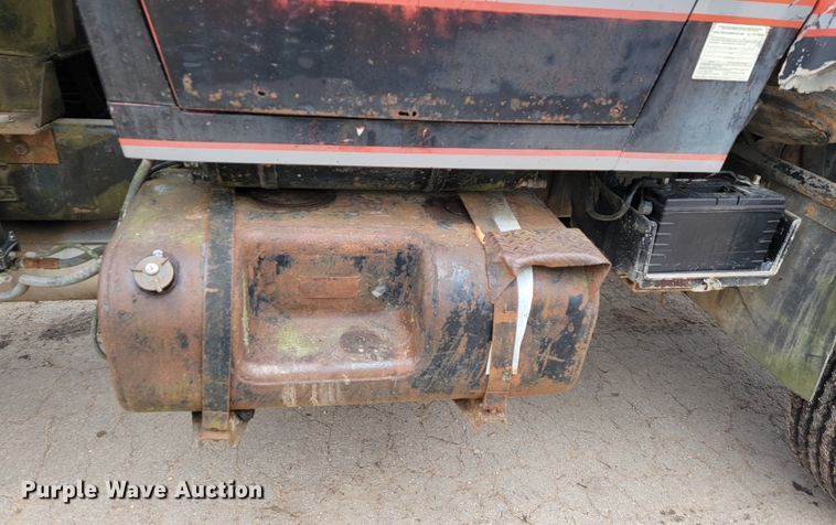 image for item JE9154 1985 Ford 9000  dump truck