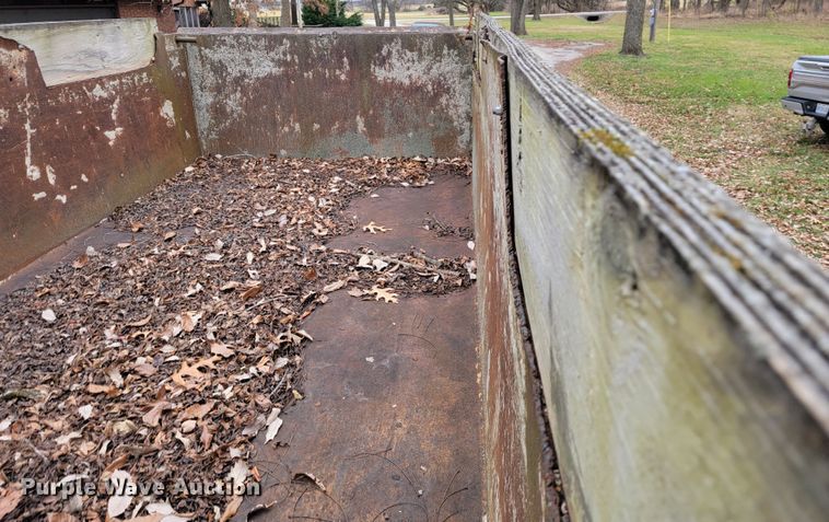 image for item JE9154 1985 Ford 9000  dump truck