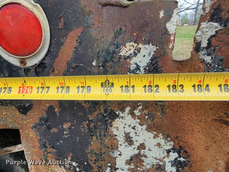 image for item JE9154 1985 Ford 9000  dump truck