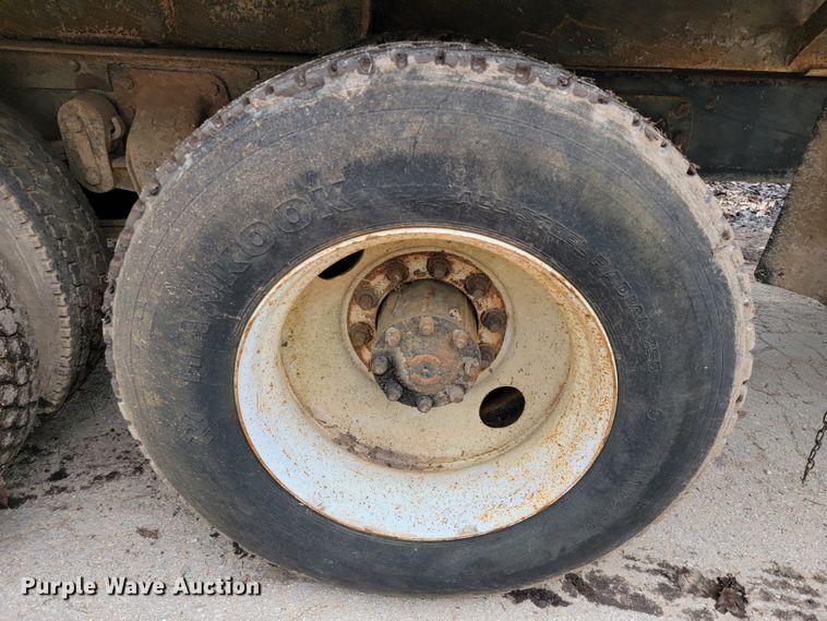image for item JE9154 1985 Ford 9000  dump truck