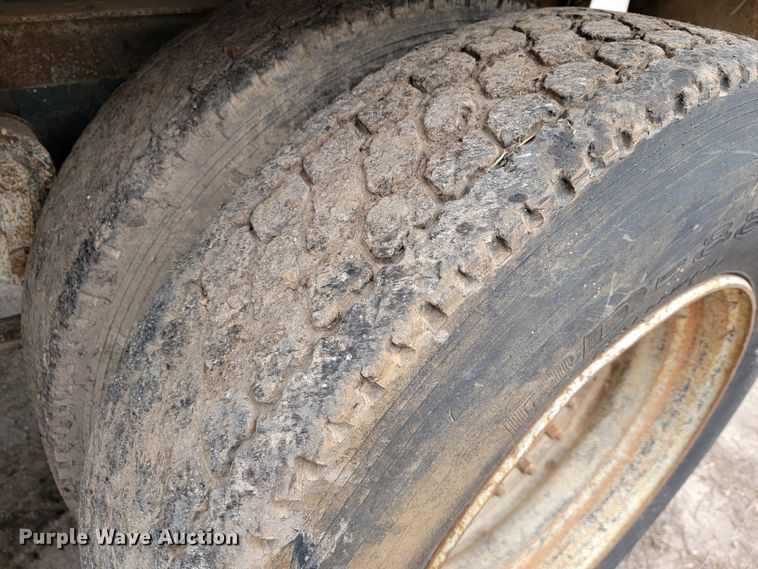 image for item JE9154 1985 Ford 9000  dump truck