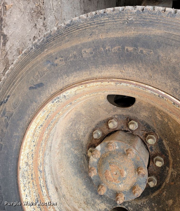 image for item JE9154 1985 Ford 9000  dump truck