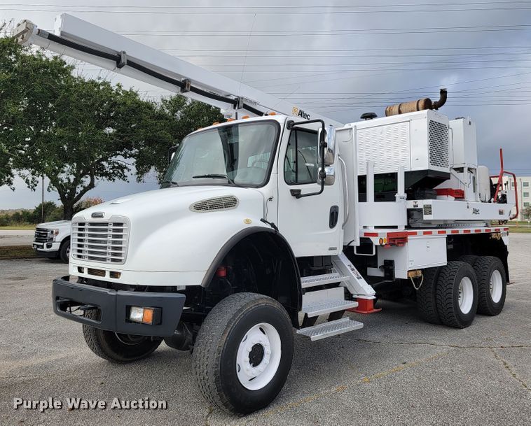 image for item JE9168 2004 Freightliner Business Class M2  pressure digger truck