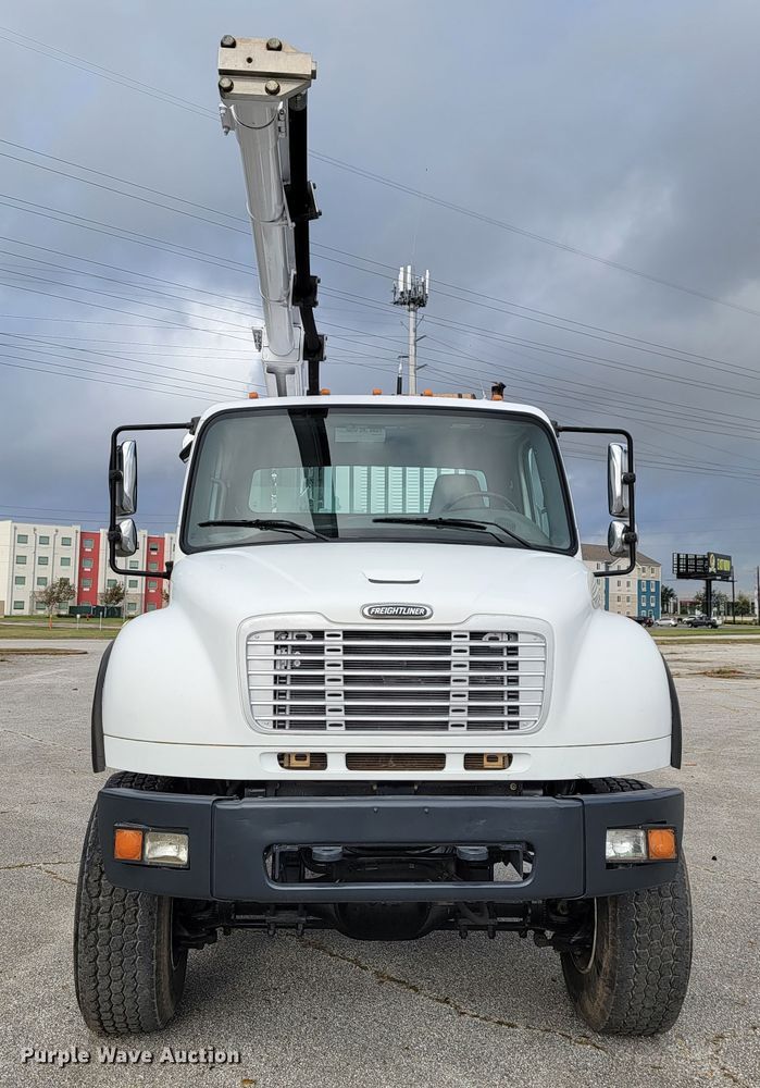 image for item JE9168 2004 Freightliner Business Class M2  pressure digger truck