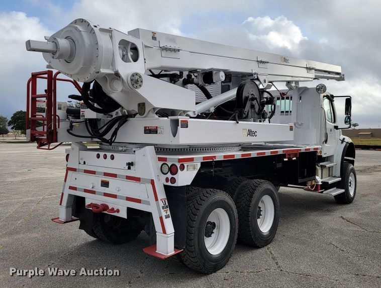 image for item JE9168 2004 Freightliner Business Class M2  pressure digger truck