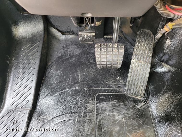 image for item JE9168 2004 Freightliner Business Class M2  pressure digger truck