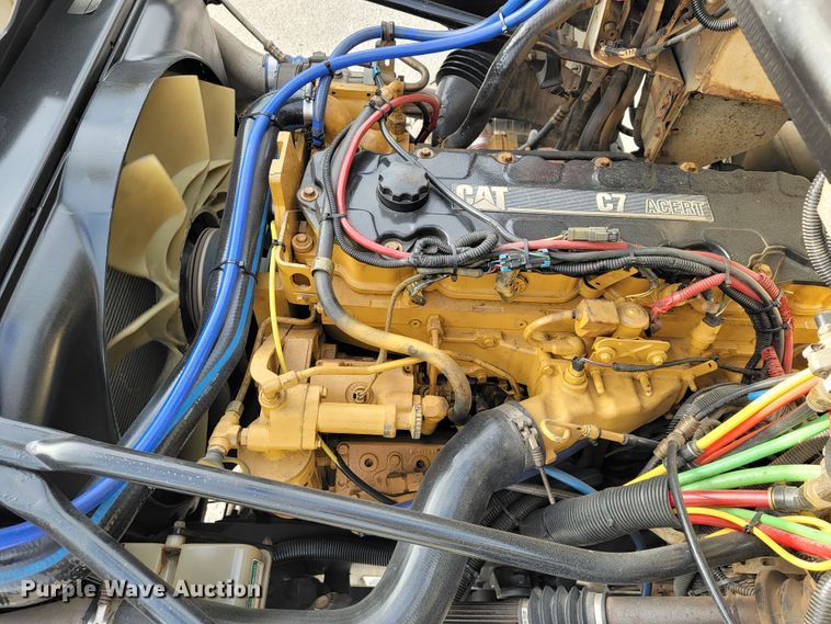 image for item JE9168 2004 Freightliner Business Class M2  pressure digger truck