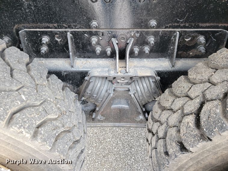 image for item JE9168 2004 Freightliner Business Class M2  pressure digger truck