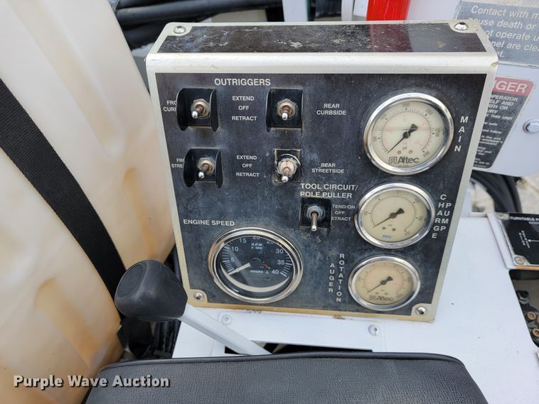 image for item JE9168 2004 Freightliner Business Class M2  pressure digger truck