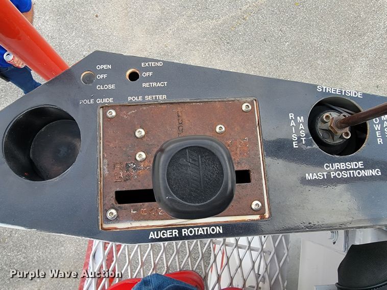 image for item JE9168 2004 Freightliner Business Class M2  pressure digger truck