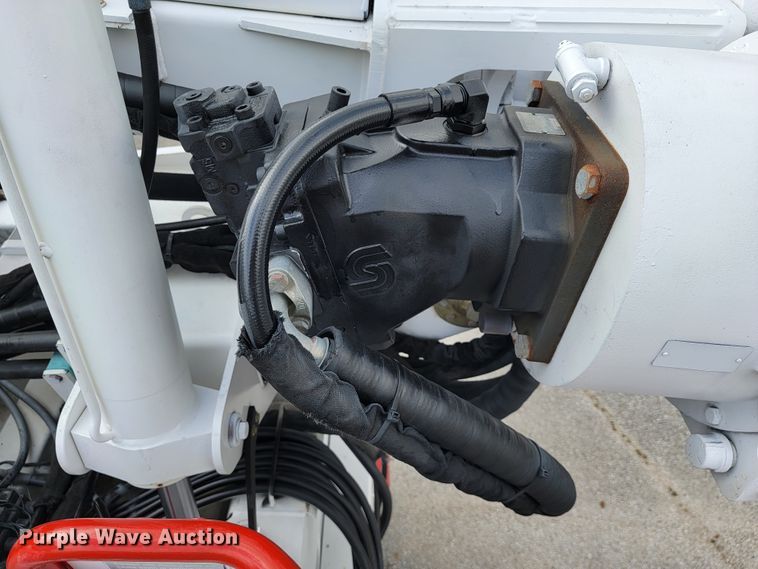 image for item JE9168 2004 Freightliner Business Class M2  pressure digger truck