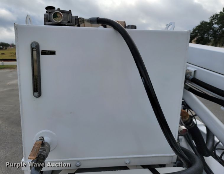 image for item JE9168 2004 Freightliner Business Class M2  pressure digger truck