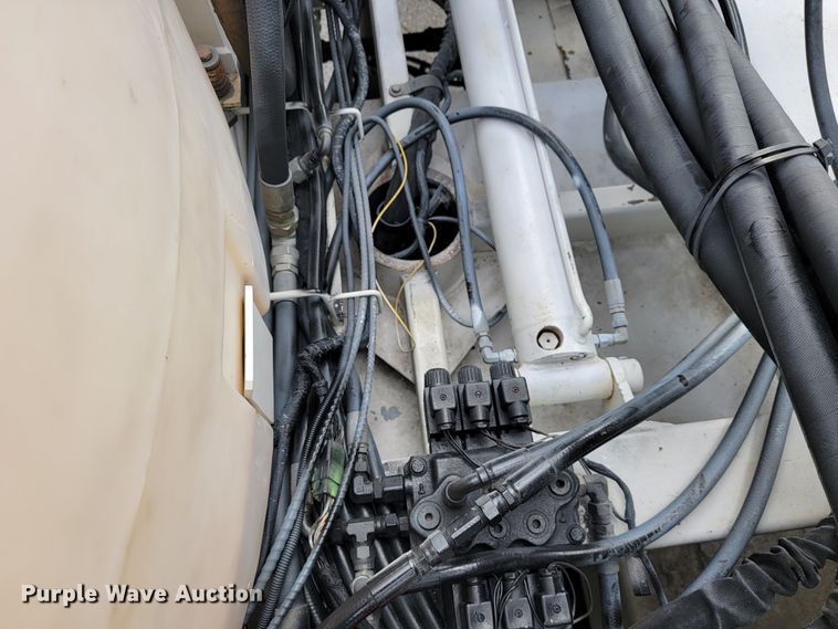 image for item JE9168 2004 Freightliner Business Class M2  pressure digger truck