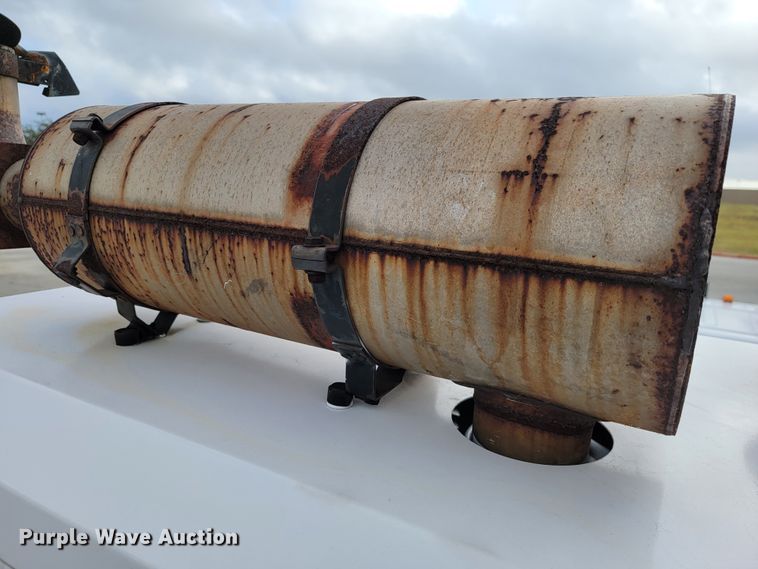 image for item JE9168 2004 Freightliner Business Class M2  pressure digger truck