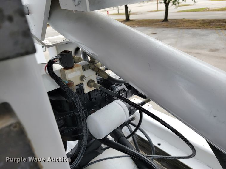 image for item JE9168 2004 Freightliner Business Class M2  pressure digger truck