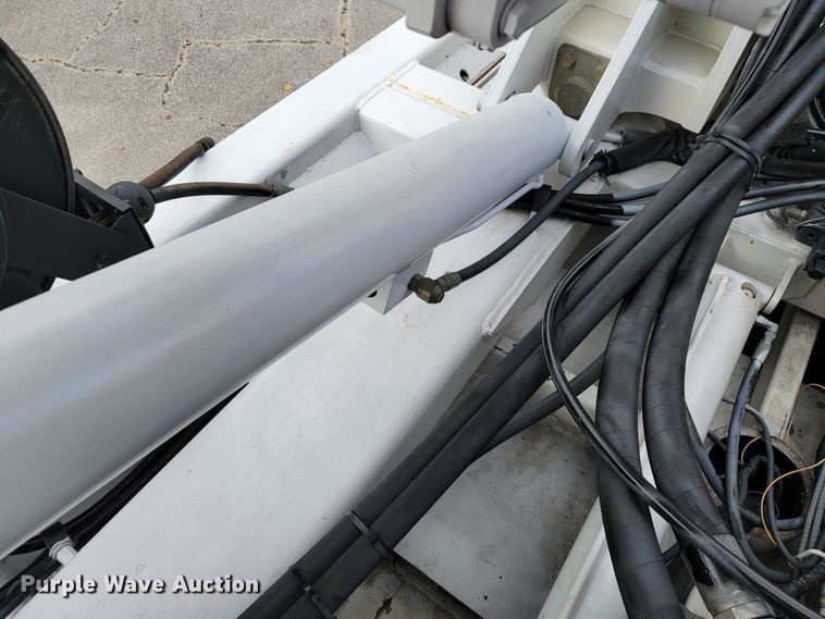 image for item JE9168 2004 Freightliner Business Class M2  pressure digger truck