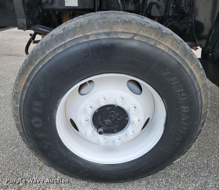 image for item JE9168 2004 Freightliner Business Class M2  pressure digger truck