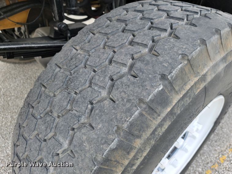 image for item JE9168 2004 Freightliner Business Class M2  pressure digger truck