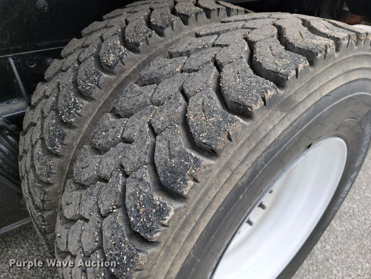 image for item JE9168 2004 Freightliner Business Class M2  pressure digger truck