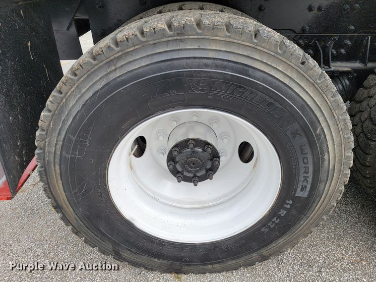 image for item JE9168 2004 Freightliner Business Class M2  pressure digger truck