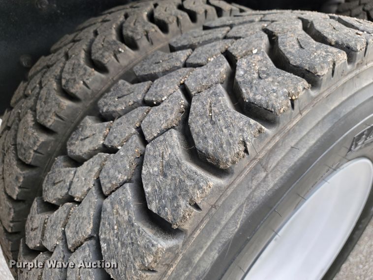 image for item JE9168 2004 Freightliner Business Class M2  pressure digger truck