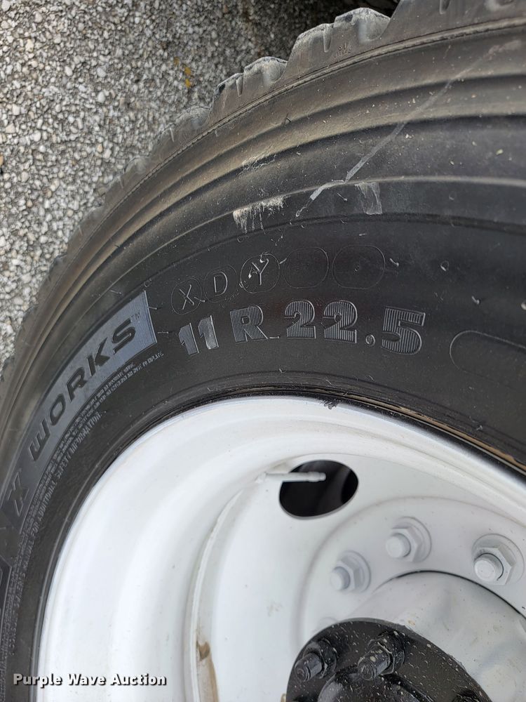 image for item JE9168 2004 Freightliner Business Class M2  pressure digger truck