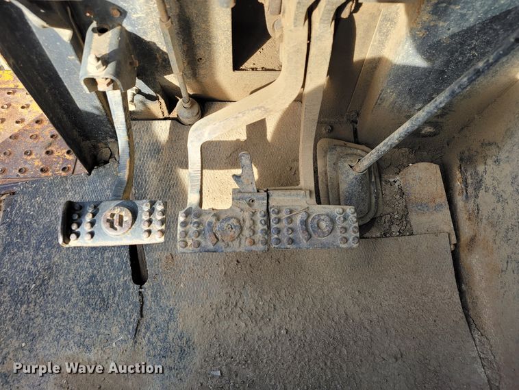 image for item JE9228 John Deere 410C  backhoe