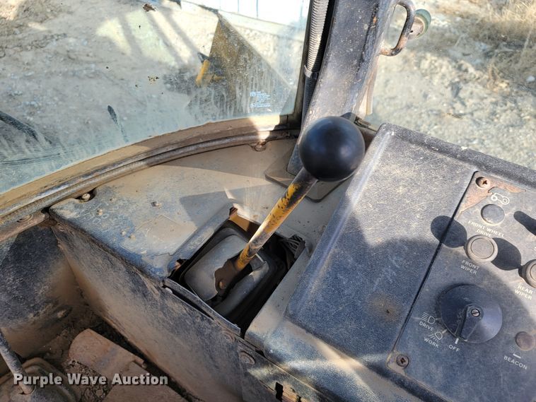 image for item JE9228 John Deere 410C  backhoe