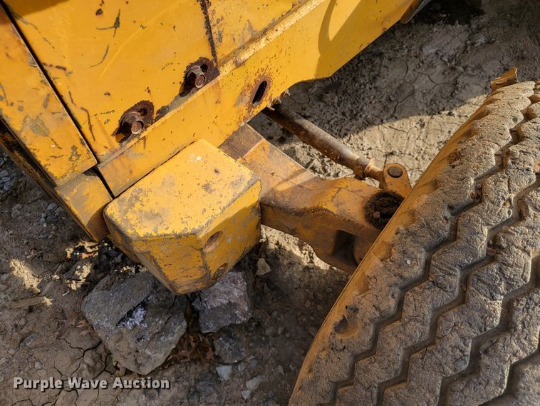 image for item JE9228 John Deere 410C  backhoe