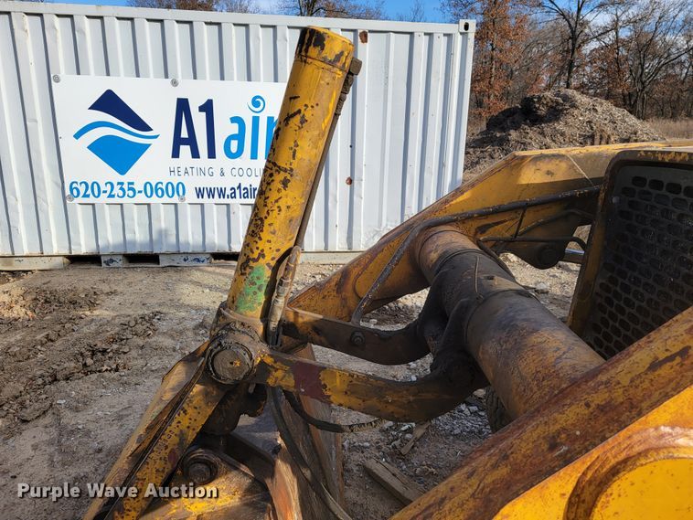 image for item JE9228 John Deere 410C  backhoe