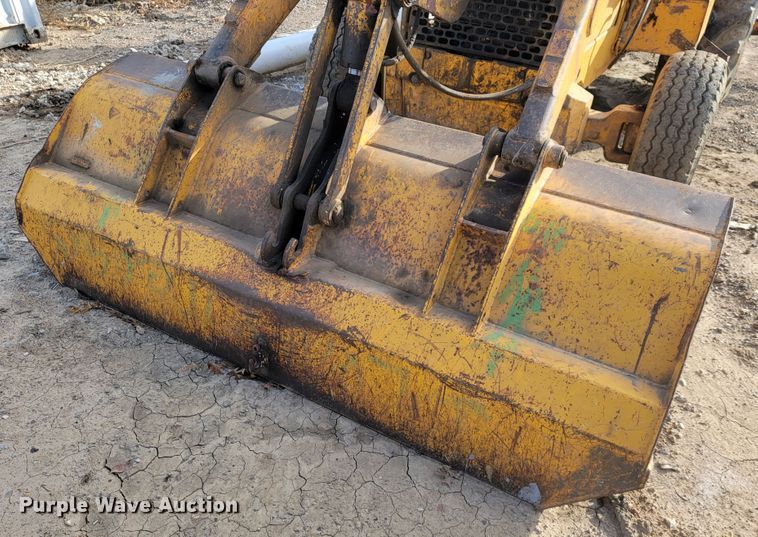 image for item JE9228 John Deere 410C  backhoe