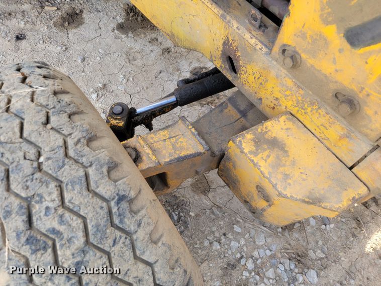 image for item JE9228 John Deere 410C  backhoe