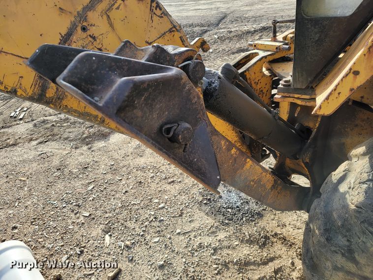 image for item JE9228 John Deere 410C  backhoe