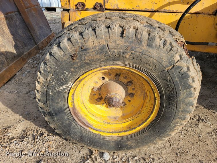 image for item JE9228 John Deere 410C  backhoe