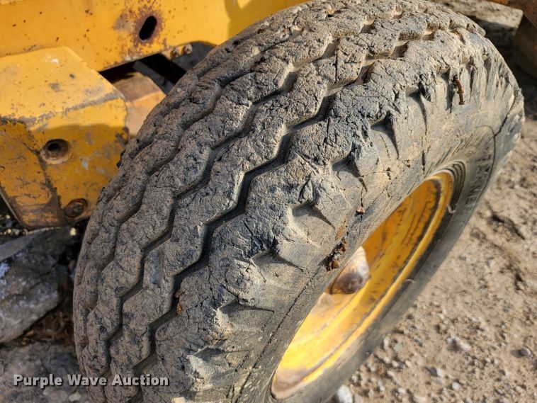 image for item JE9228 John Deere 410C  backhoe