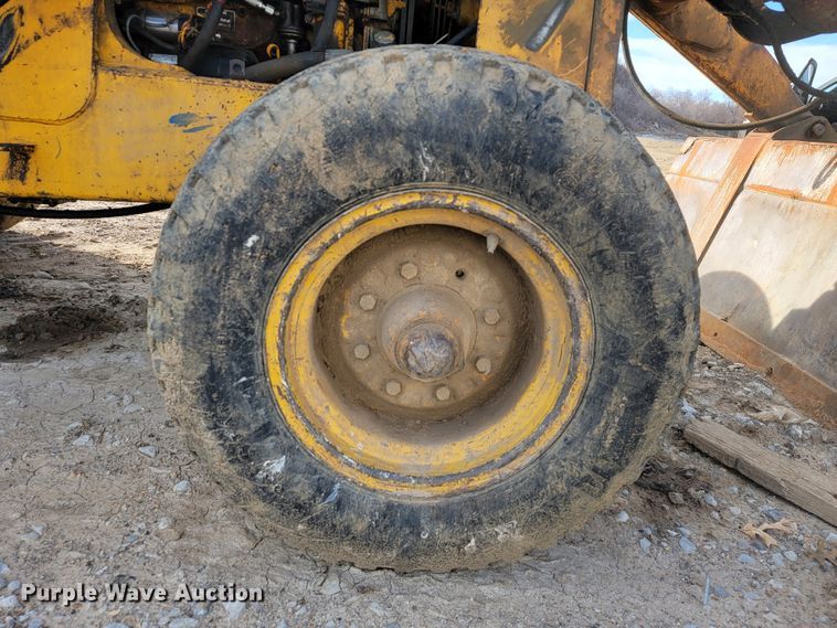 image for item JE9228 John Deere 410C  backhoe