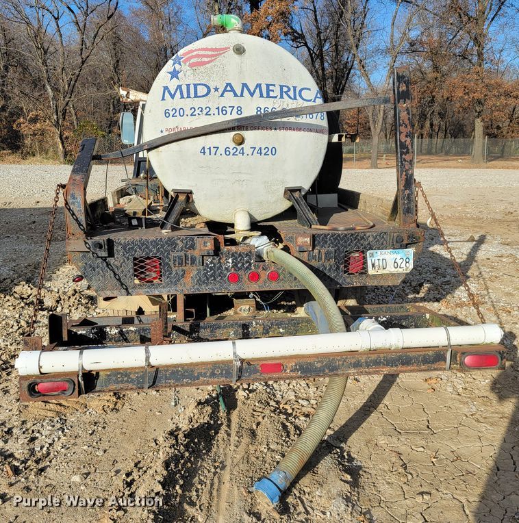 image for item JE9230 1993 GMC 4000DSL  flatbed truck