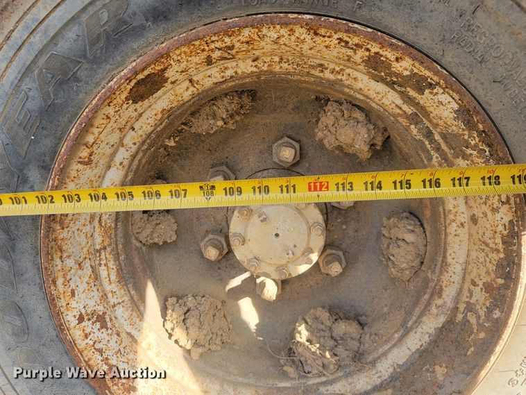 image for item JE9230 1993 GMC 4000DSL  flatbed truck