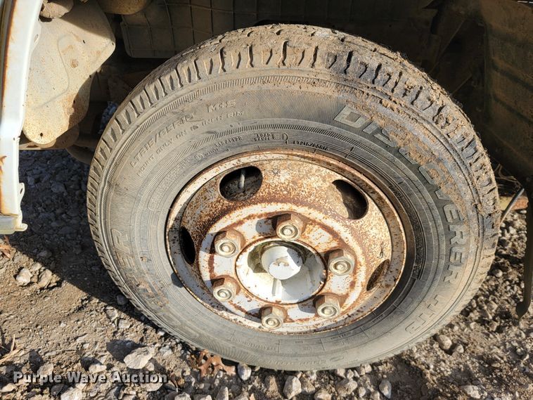 image for item JE9230 1993 GMC 4000DSL  flatbed truck