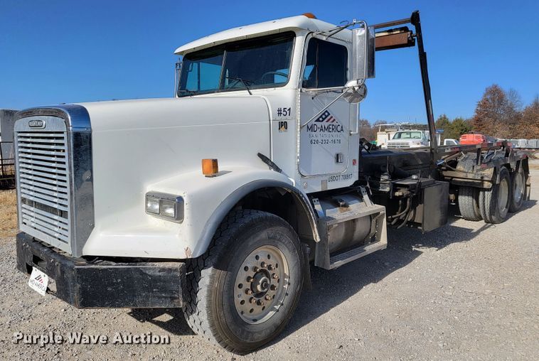 image for item JE9238 1998 Freightliner  roll-off container truck