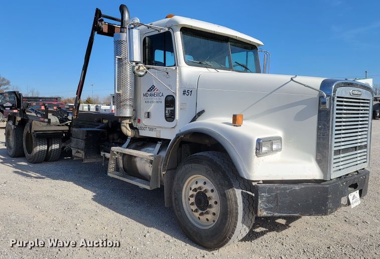 image for item JE9238 1998 Freightliner  roll-off container truck