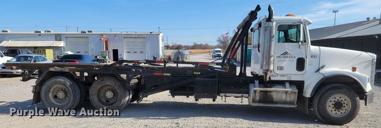 image for item JE9238 1998 Freightliner  roll-off container truck